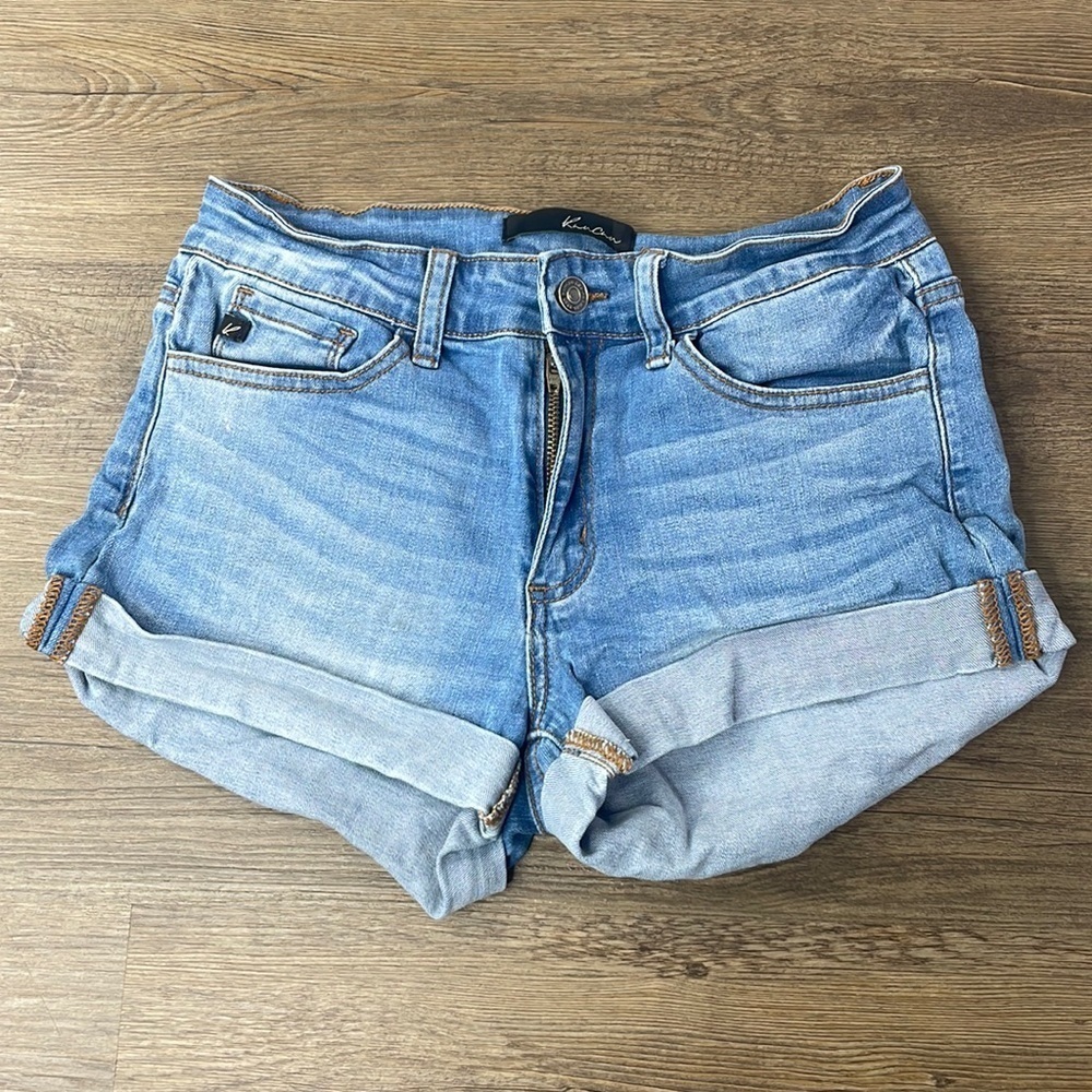KanCan Women’s High Rise Cuffed Denim Jean Shorts, size 5/26